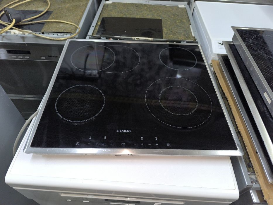 Фурна с керамичен плот Siemens