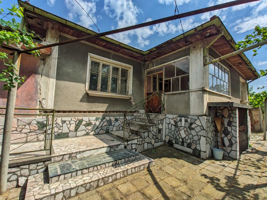 Продава се Къща в Съединение - 1250 кв.м за 46 €/кв.м - Снимка #1