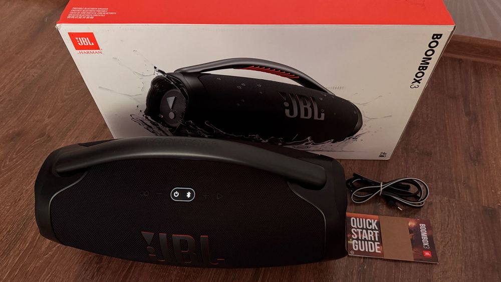 Vând boxă JBL Boombox 3