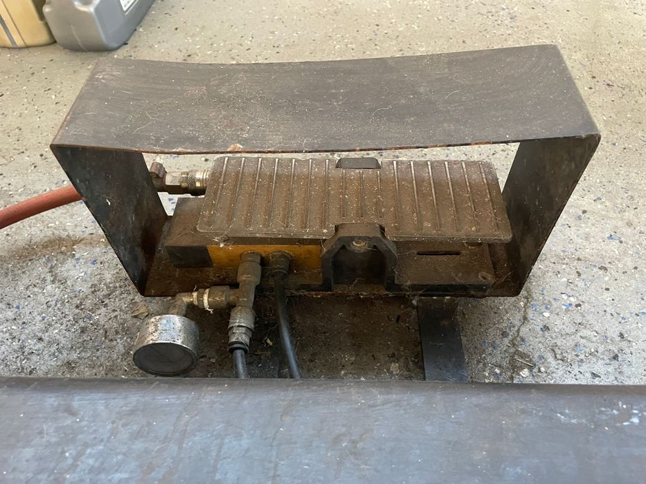 Elevator auto cu pernă de aer nouă – Stare foarte bună – 8000 lei