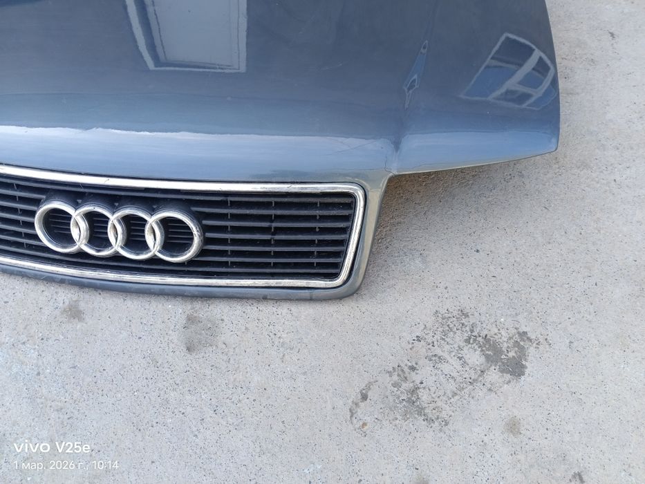 Капот на Ауди с 4