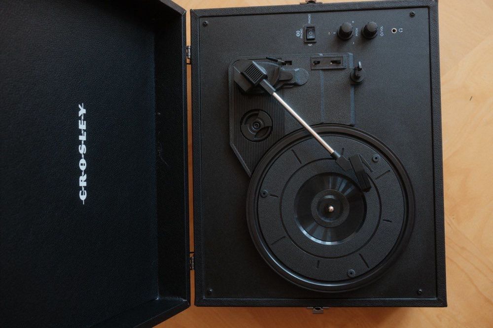 Crosley Voyager CR8017B Портативен Грамофон - За Ремонт