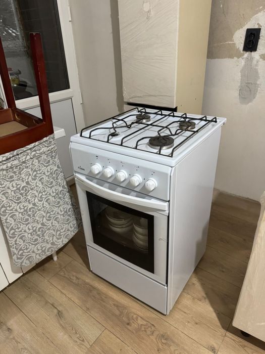 Продам газовую плиту