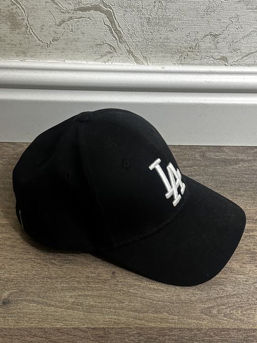 Кепка черная LA