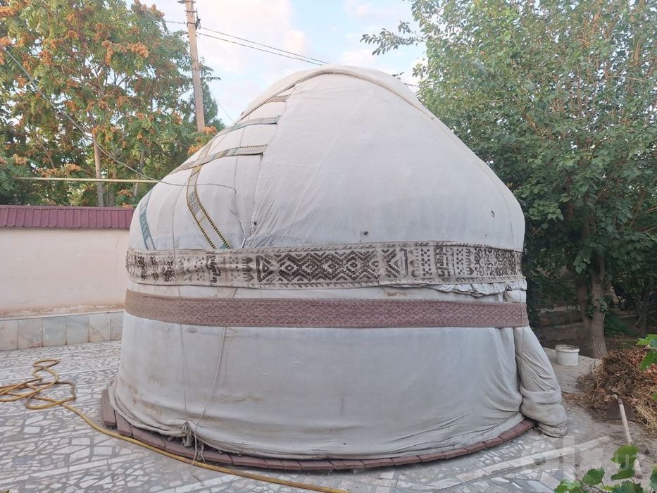 Qara uy satiladi