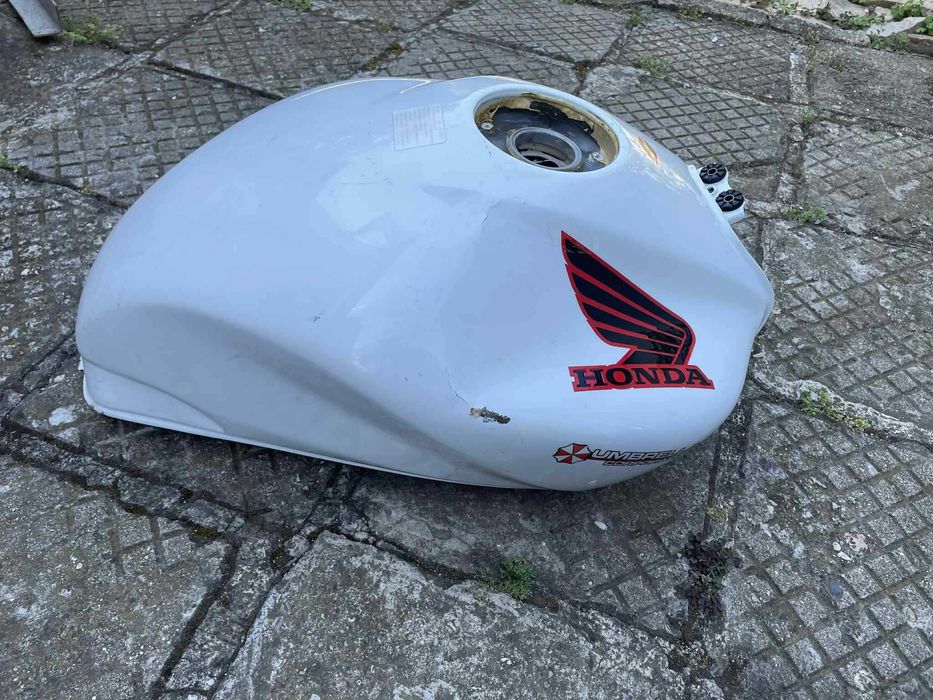 Резервоар от Honda cb600f Hornet 2010