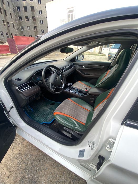 Jac j7 engil avtomobil