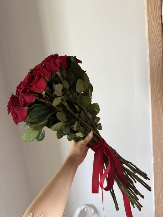 Продается 31 красная роза