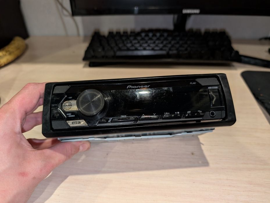 Продам мафон Pioneer MVH-S120