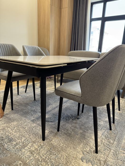 Стол со стульями