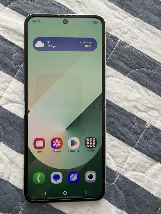 Samsung Galaxy Z Flip 6 12/256.