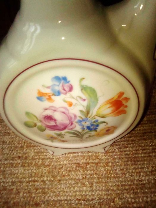 прибори; каничка и чаши