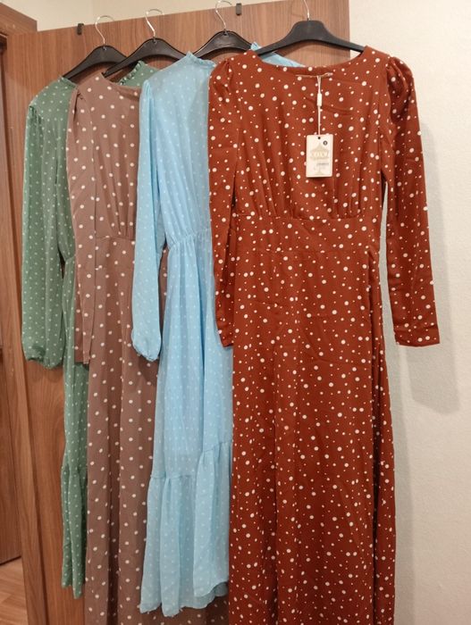 Продам женские платья новые