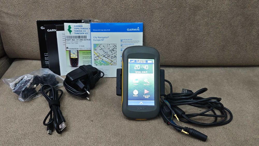 GPS Навигация Garmin Montana 600 със зареждаща стойка RAM монтаж