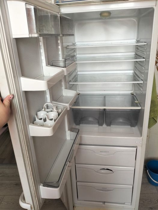 Продам холодильник