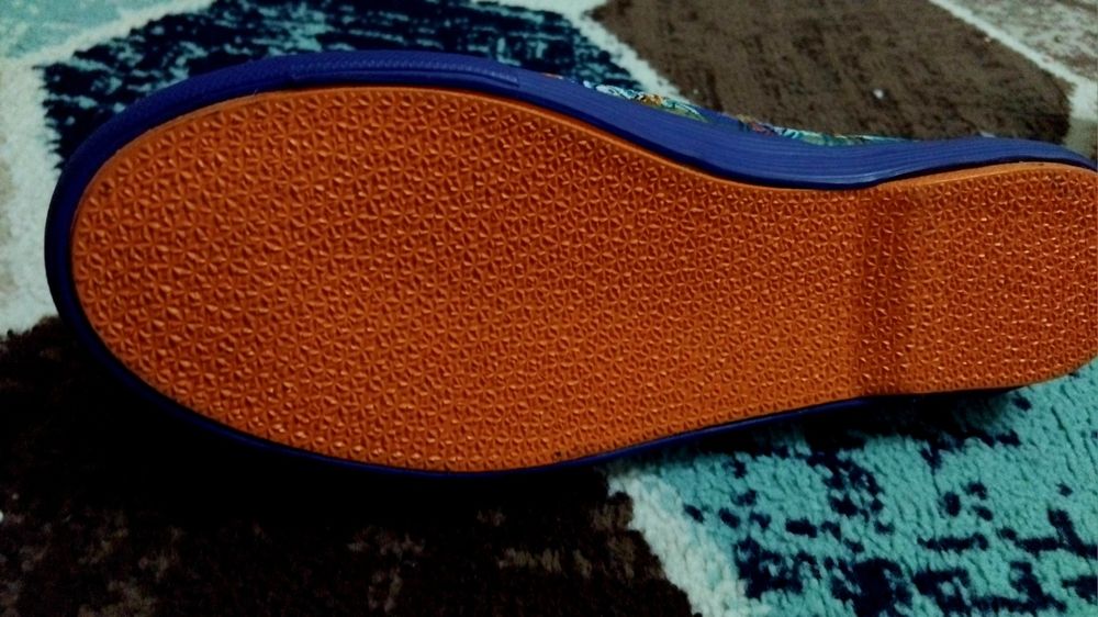 Продам женские кеды