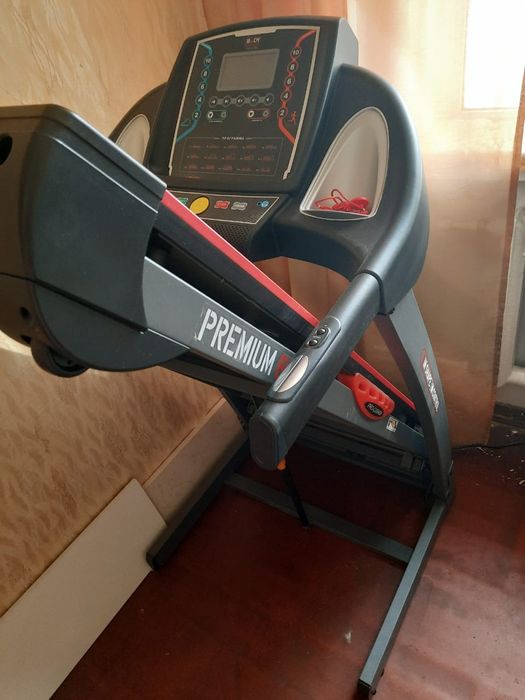 Продаеться беговая дорожка