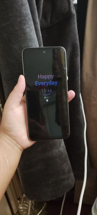 Infinix Hot 50 i tel tinniq olasz ishlatasiz hich qanaqa aybi yoq