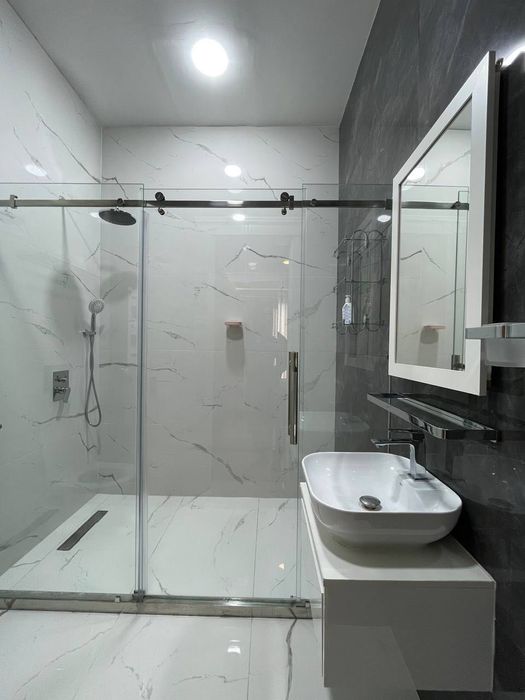 Срочна ПРОДАЕТСЯ 4-комнатная Квартира на ЖК Via Port