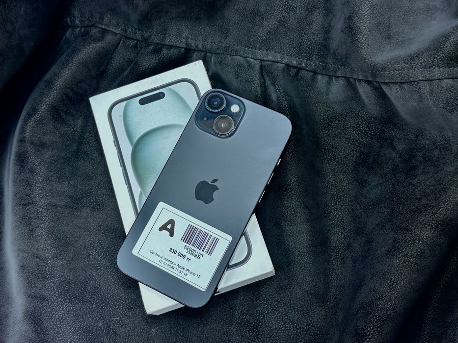 Смартфон iPhone 15