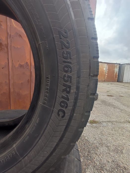 Всесезонни гуми за бус PETLAS