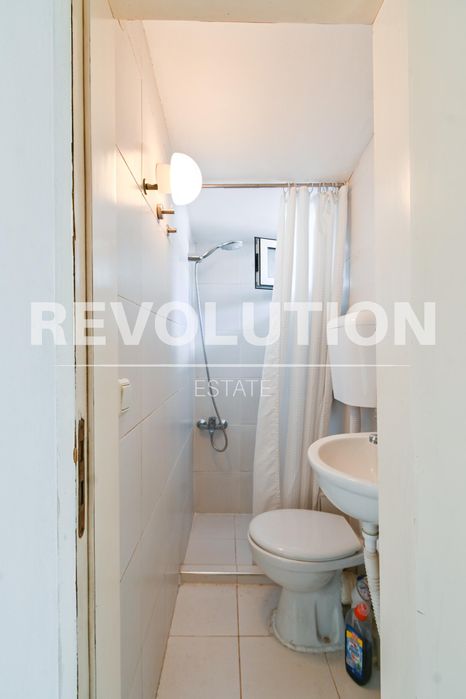 Продава се Тристаен апартамент в София, Докторски паметник - 70 кв.м за 4500 €/кв.м - Снимка #17