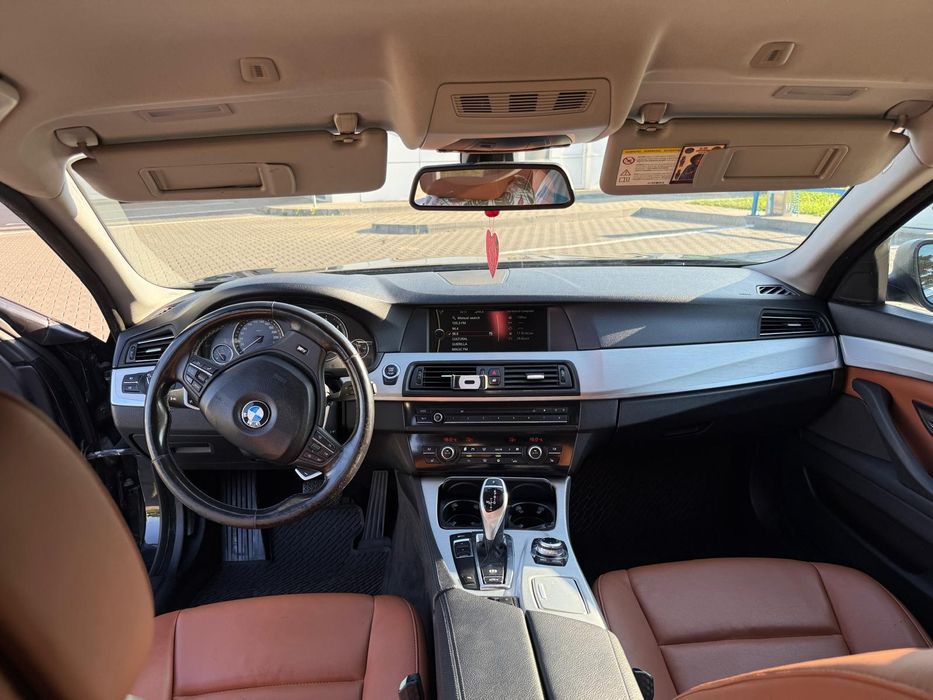 BMW 5 Series 2011 — imagine 5