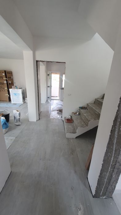 Amenajări interioare și exterioare