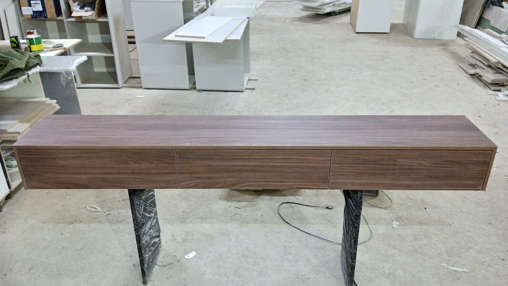 Навесная тумба под телевизор