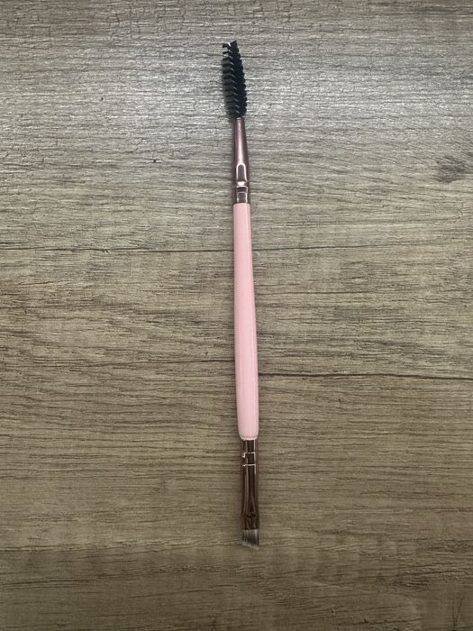 Четка за вежди, с два накрайника