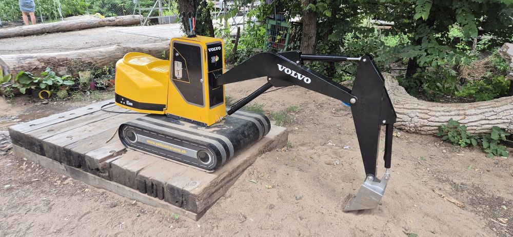 Детски багер с монетен механизъм