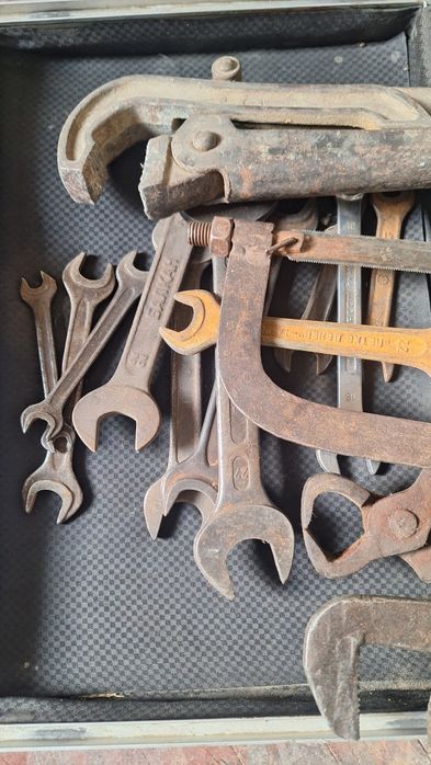 Гаечни ключове ,инструменти