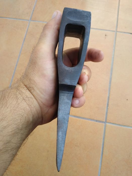 Topor nou nouti 1 kg 700 grm prețul este pentru o bucata