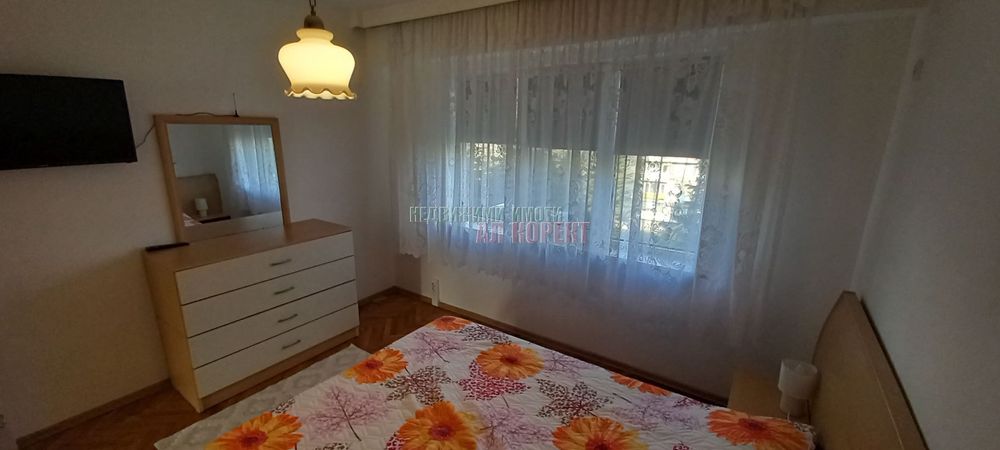 Дава се под наем Четиристаен апартамент в Варна, Цветен квартал - 85 кв.м за 612 € - Снимка #5