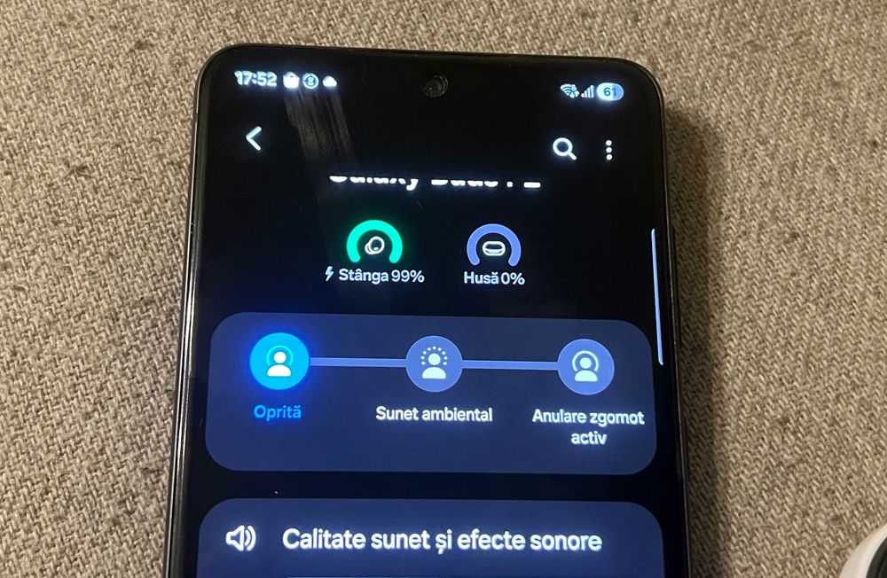 Samsung Galaxy Buds FE functioneaza doar casca stanga cu doking cutie