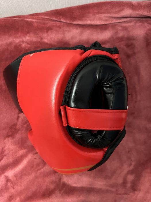 Шлем для единоборств,очень дешёво