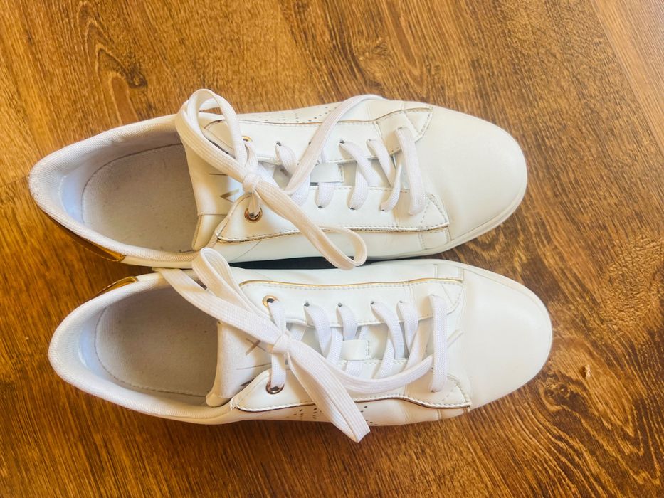 Armani exchange sneakers 40