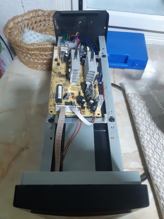 Aparat de calcat cu aburi si UPS -uri APC 500 si Braun Group