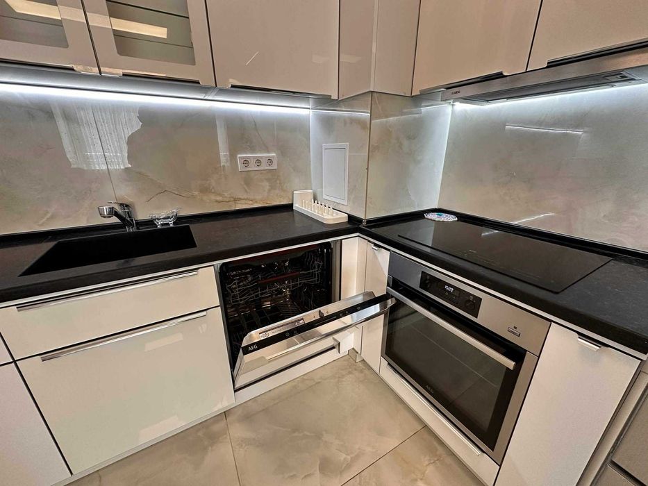 Дава се под наем Тристаен апартамент в София, Зона Б-18 - 110 кв.м за 1000 € - Снимка #10