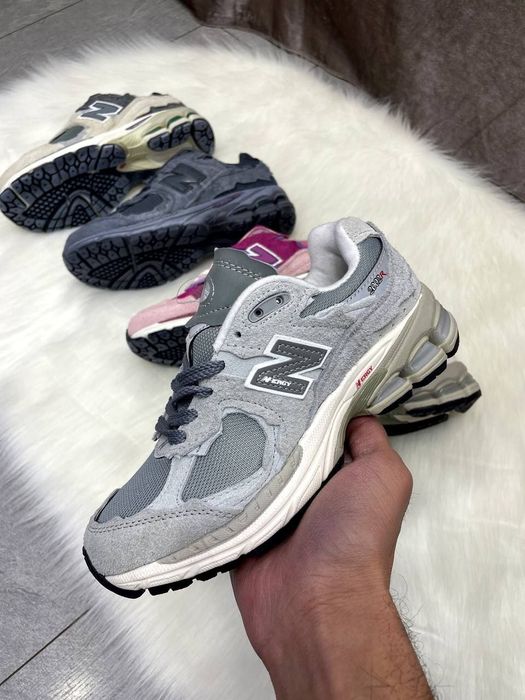 New balance 2002R