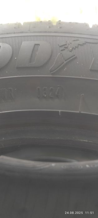 215/55R17 94V  Goodyear