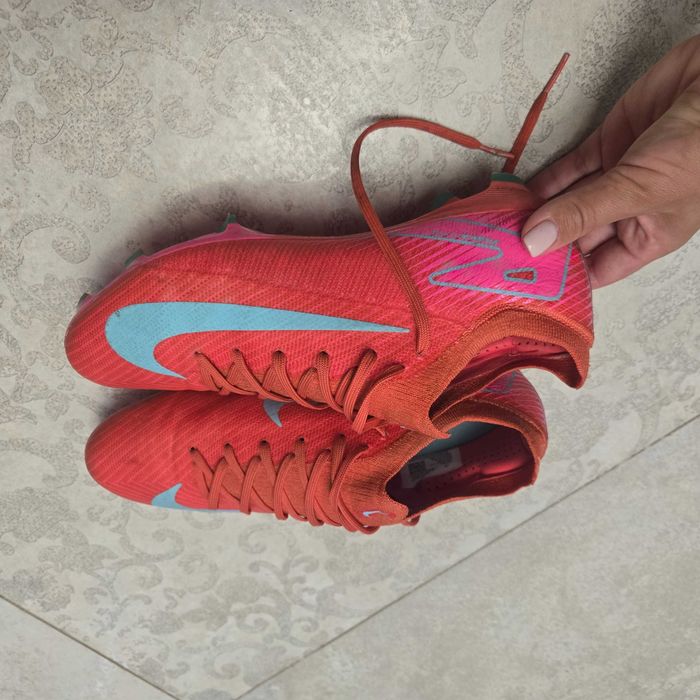 Детски бутонки много малко носени