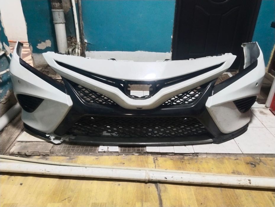 Toyota 70 оригинал бампер