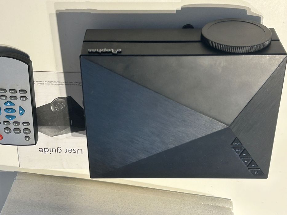 Мултимедиен проектор