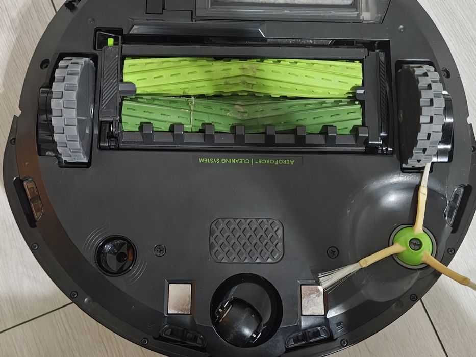 Прахосмукачка робот IRobot ROOMBA i3
