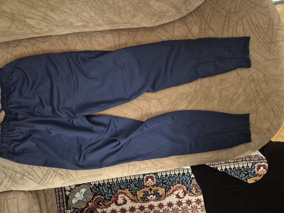 Мъжкият Анцуг GIVOVA