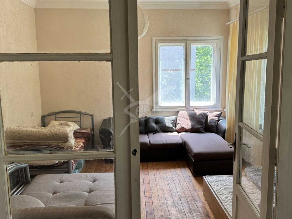 Дава се под наем Етаж от къща в София, Изток - 120 кв.м за 1200 € - Снимка #3