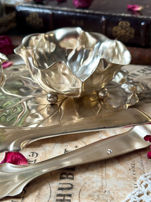 Посребрен сет WMF поднос, латиера, захалница, щипка