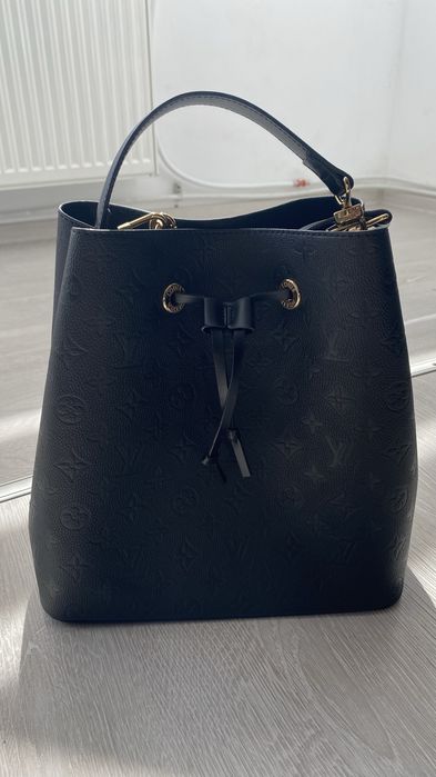 Louis Vuitton NéoNoè leather handbag
