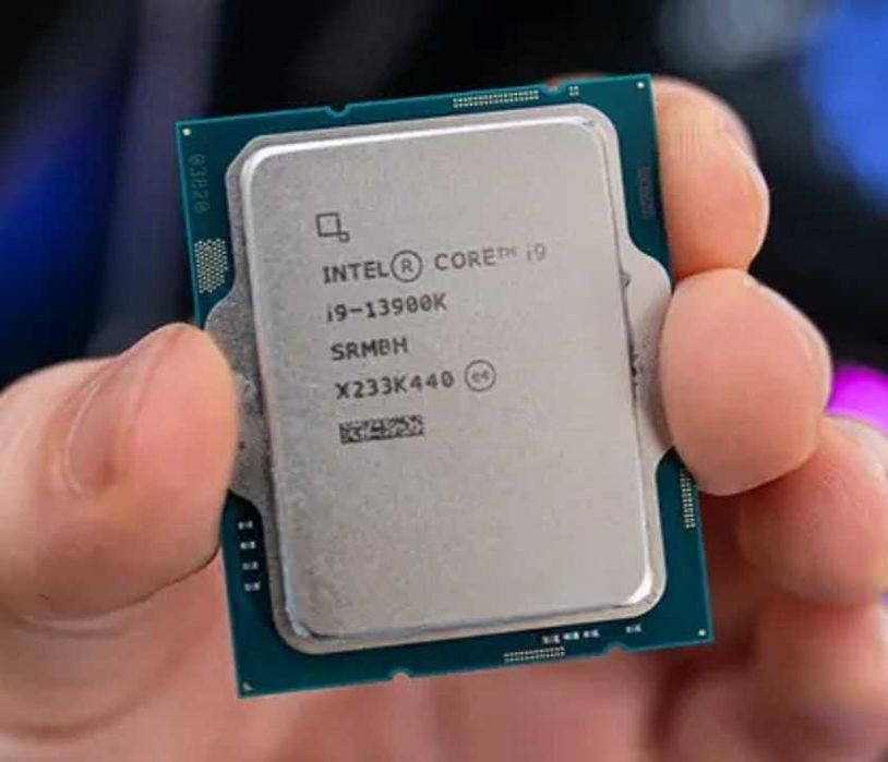 kit gaming cu i9 13900k + corsair  32 gb ram 6000 mhz noi